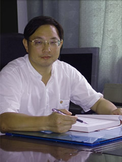 第十二任校长  范秋明