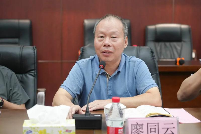 儋州市教培院院长廖同云介绍儋州市教师队伍培养、研训工作的情况